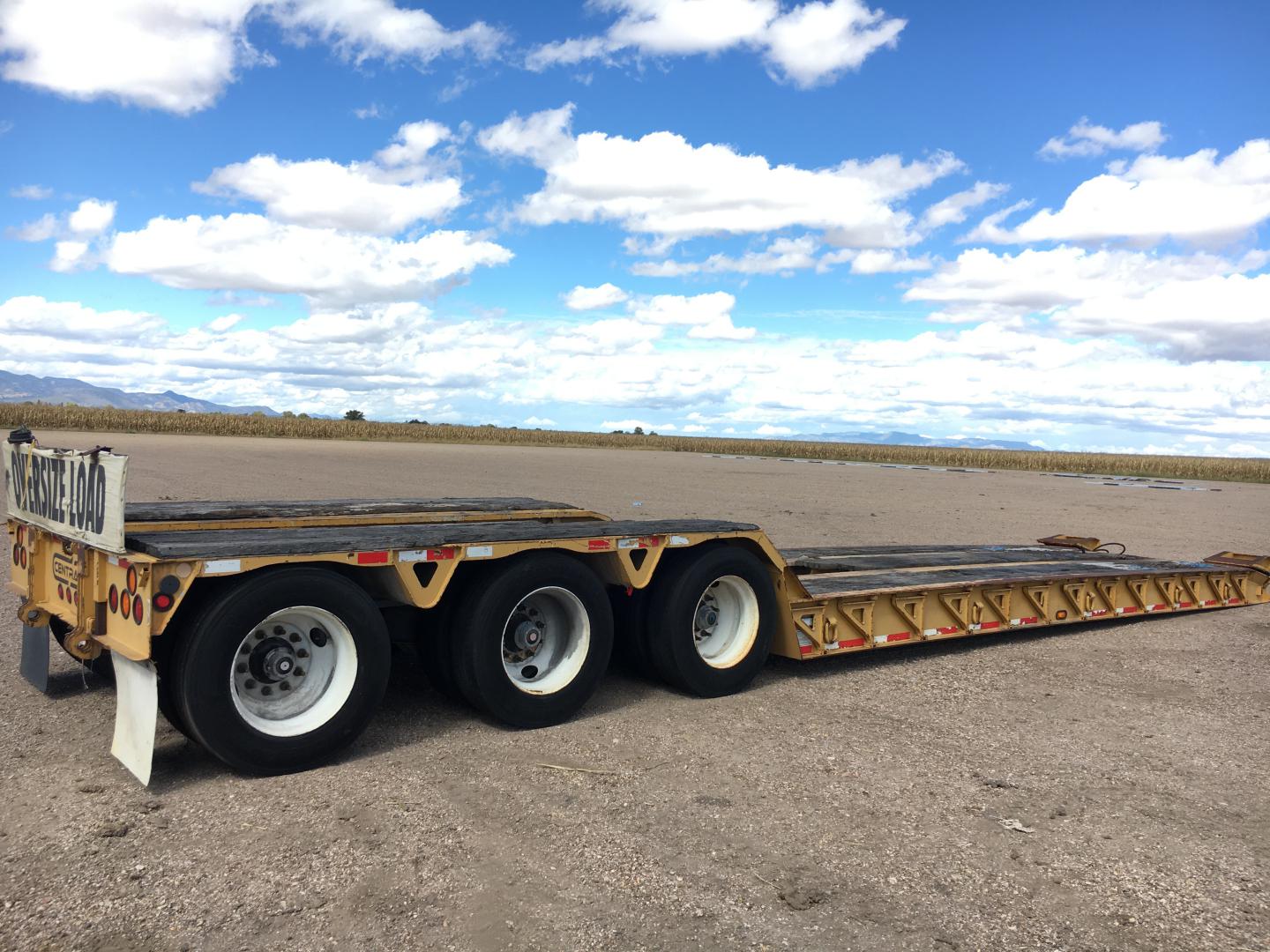 ./imagenes/INVOICE/2019/17190/LOW BOY TRAIL KING TK120HD6-523 (3).JPG